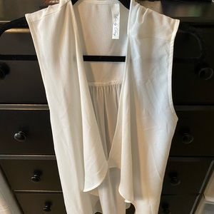 Flowy vest with cinch back